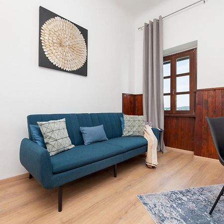 Apartment Rubi Ровин Екстериор снимка
