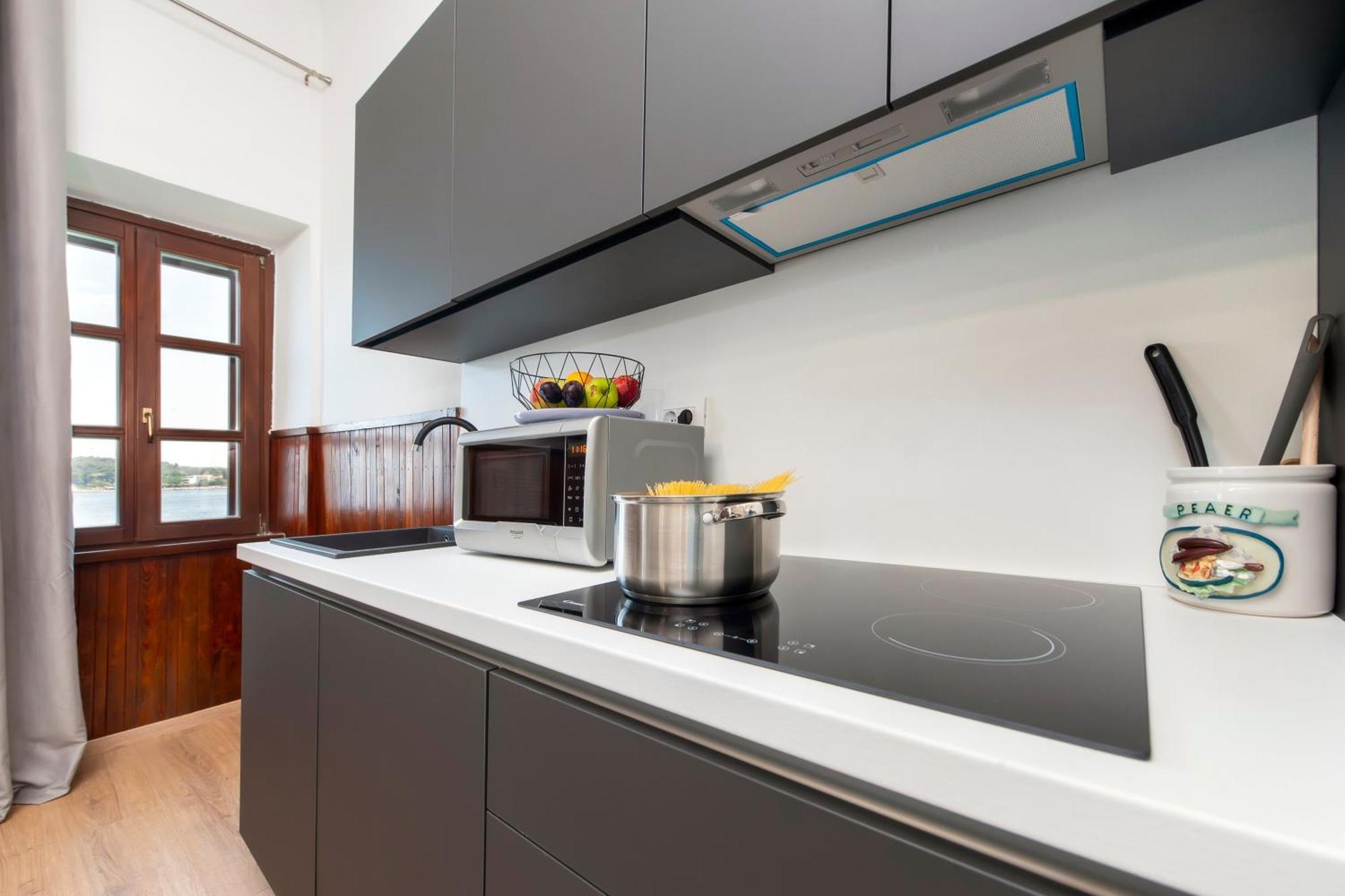 Apartment Rubi Ровин Екстериор снимка