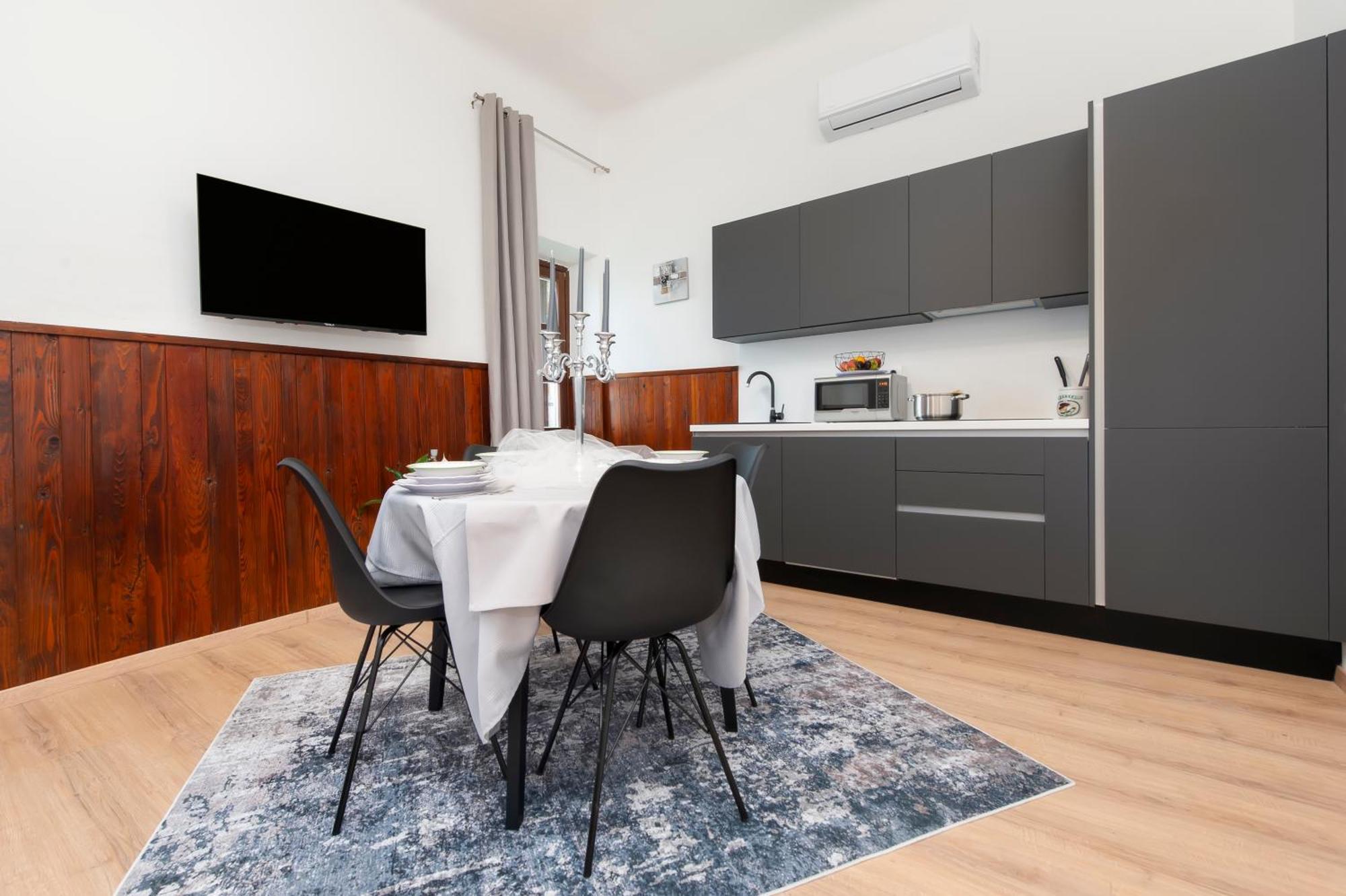 Apartment Rubi Ровин Екстериор снимка